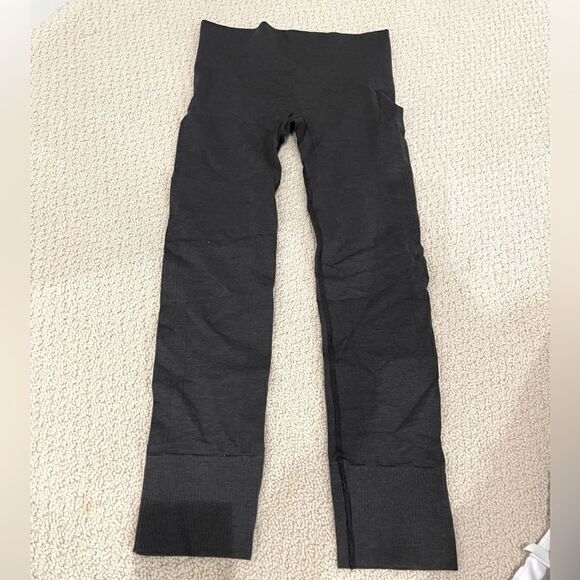 lululemon athletica Pants - EUC Lululemon Seamless Ebb Legging Charcoal Sz. 4